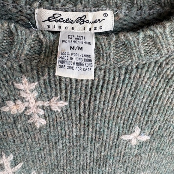 Eddie Bauer 100% Wool Light Green Sweater with Snowflakes size Women’s Medium - Picture 3 of 9